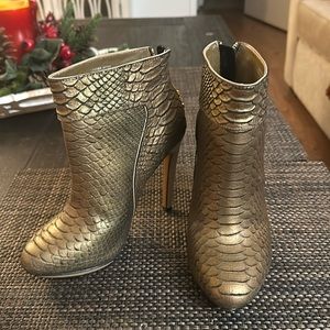 Badgley Mischka Gold Metallic Snake skin print Booties